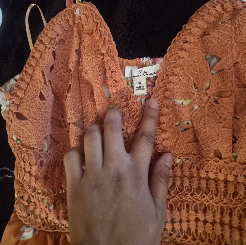 Floral Lace Romper - Picture 2 of 4